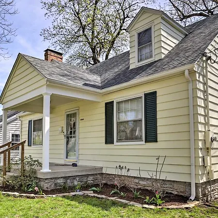 Lexington Getaway With Backyard Deck Less Than 2 Mi To Uk!